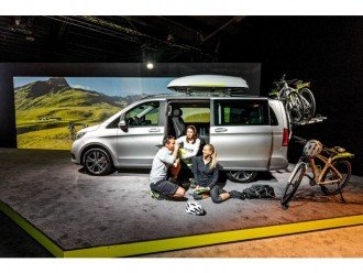 Новий Mercedes V-класу: для багатих сім'янинів