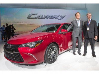 Оновлений Toyota Camry 2015 рік
