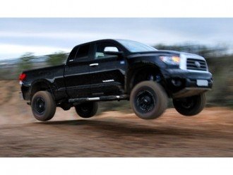 Літаюча Toyota Tundra