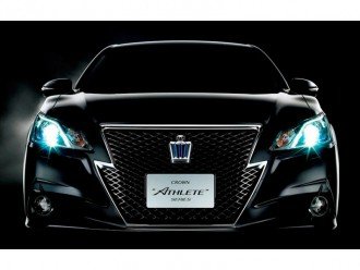 Новий седан Toyota Crown 2014