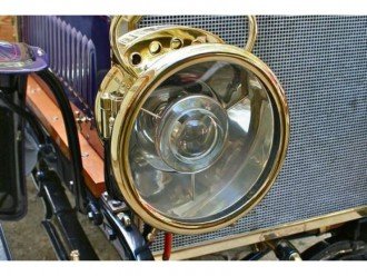 Еволюція автомобільних фар: від гасу до світлодіода