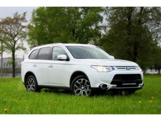 Рестайлінговий Mitsubishi Outlander 2014