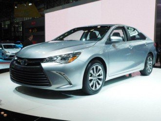 Оновлений дизайн Toyota Camry 2015