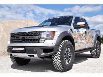 Супертяж Ford F-150 SVT Raptor: хижі 600 кінських сил