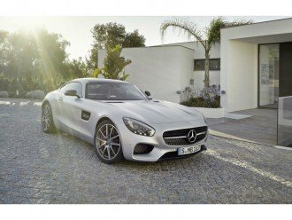 Оновлений спорткар Mercedes-AMG GT