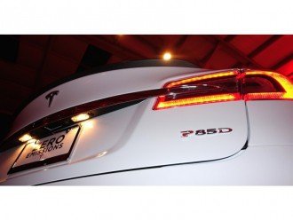 Електромобіль Tesla Model S P85D отримав повний привід!