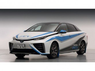 Водневий седан Toyota FCV 2015