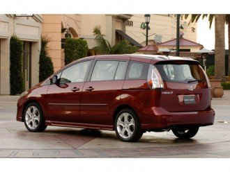 Мінівени Mazda5 мають проблеми в паливному насосі