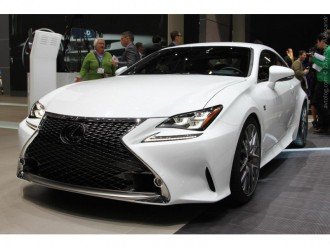 Заряджена модель Lexus RC F 2015