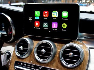 Як працює CarPlay в Mercedes і Volvo..
