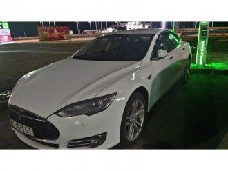 Чи вигідно мережам АЗС безкоштовні електрозарядки?