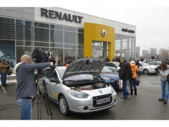 Електротаксі у Києві та Львові