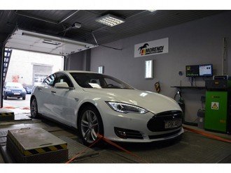 Замір Потужності Tesla Model S 85