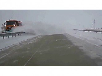 Відео дня: як чистять сніг в Казахстані