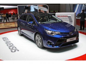 Новий Toyota Avensis 2016 року