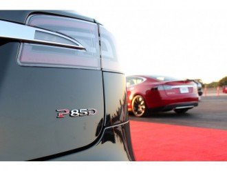Електромобіль Tesla Model S P85D встановив рекорд..