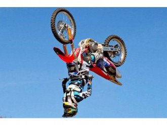 Потрійне сальто на мотоциклі!! Відео дня!