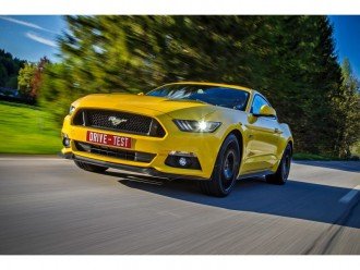 Тестуємо купе і кабріолет Ford Mustang 2015