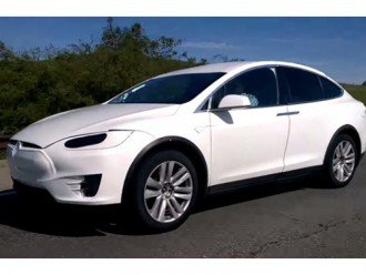 Електрокроссовер Tesla Model X з'явиться через три місяці