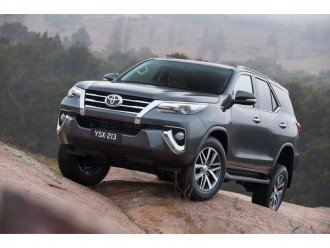 Новий Toyota Fortuner. Технічні дані, фото.