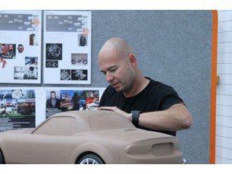 Дизайнер Mazda Дерек Дженкінс очолить Stealth Project