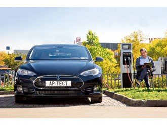Тривалий тест-драйв Tesla Model S