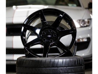Shelby GT350R пропонує вуглецеві колеса