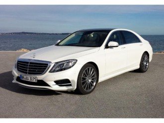 ​Мерседес подразнив дітей не розбивними машинками