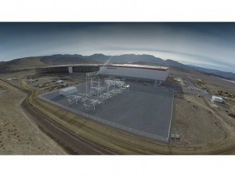 Tesla звела корпуси заводу "Gigafactory"