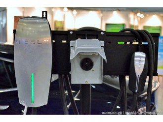 Порівняльний аналіз засобів зарядки: як довго заряджається Tesla?