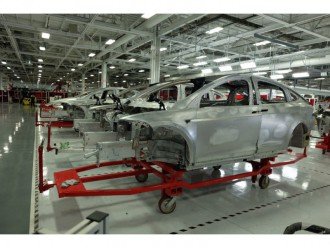 Новини Tesla: Model X на конвеєрі - прошивка 7.1, Launch Control