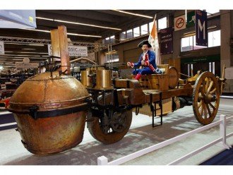 Історія самого першого автомобіля