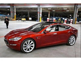 Tesla Model 3 надійде в продаж вже в 2017!