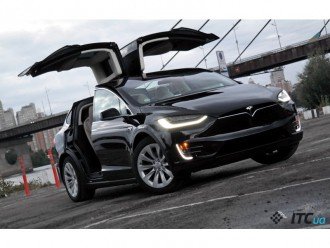 Tesla Model X в Україні: детальне знайомство