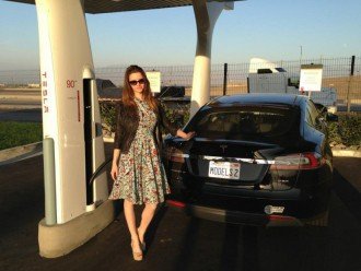 Заправки Tesla стануть платними