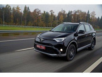 В далеку дорогу на кросовері Toyota RAV4
