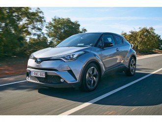 Тест-драйв Toyota C-HR. «Модний позашляховик»