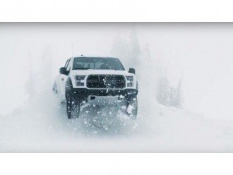 Кен Блок тестує Ford F-150 Raptor взимку!