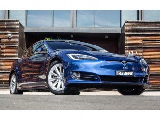 Tesla збільшила запас ходу своїх електрокарів