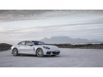 Porsche Panamera E-Hybrid потужністю в 500 сил