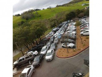 Колапс на парковці Tesla