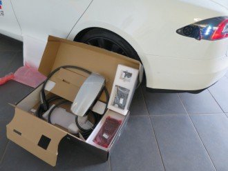 Зарядна станція Tesla Wall Connector