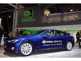 Tesla буде збирати відеодані з своїх автомобілів