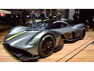 Гіперкар Aston Martin Valkyrie буде потужнішим!