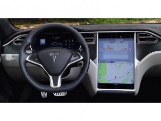 Tesla запустить сервіс потокової музики