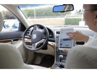 Конгрес США дозволив випустити на дороги безпілотні автомобілі