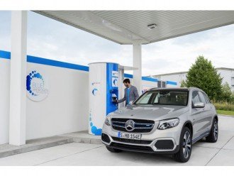 Mercedes-Benz GLC F-Cell поєднав два джерела енергії