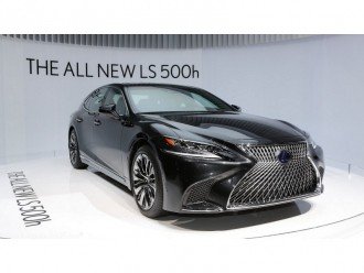 Lexus готує 600-сильний седан LS