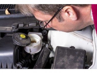 Коли потрібно міняти гальмівну рідину?