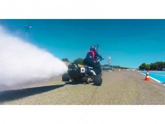 Трицикл на воді за 0,551сек. до 100 км/год!!